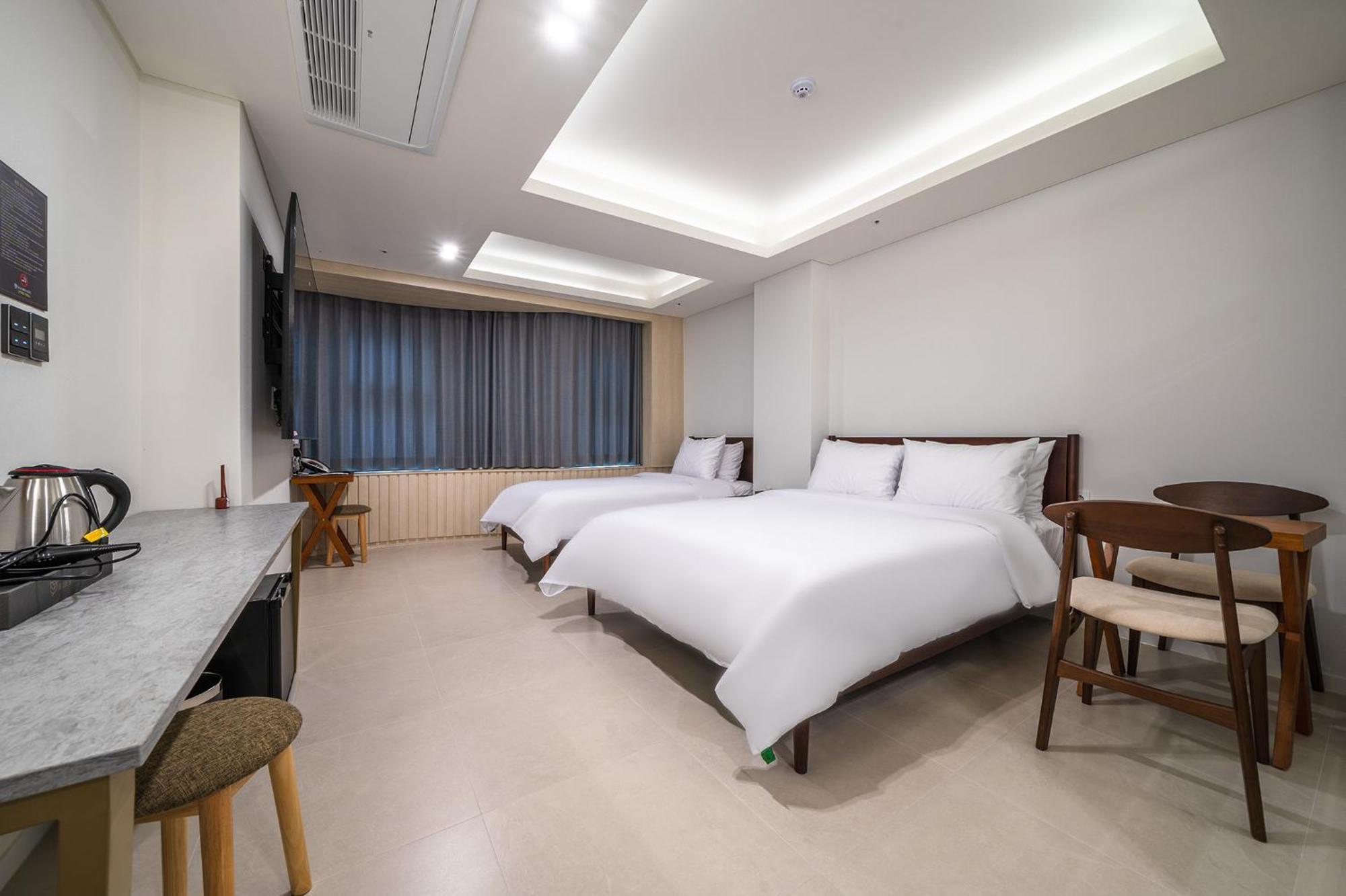 Bluebird Hotel Inczhon Zewnętrze zdjęcie