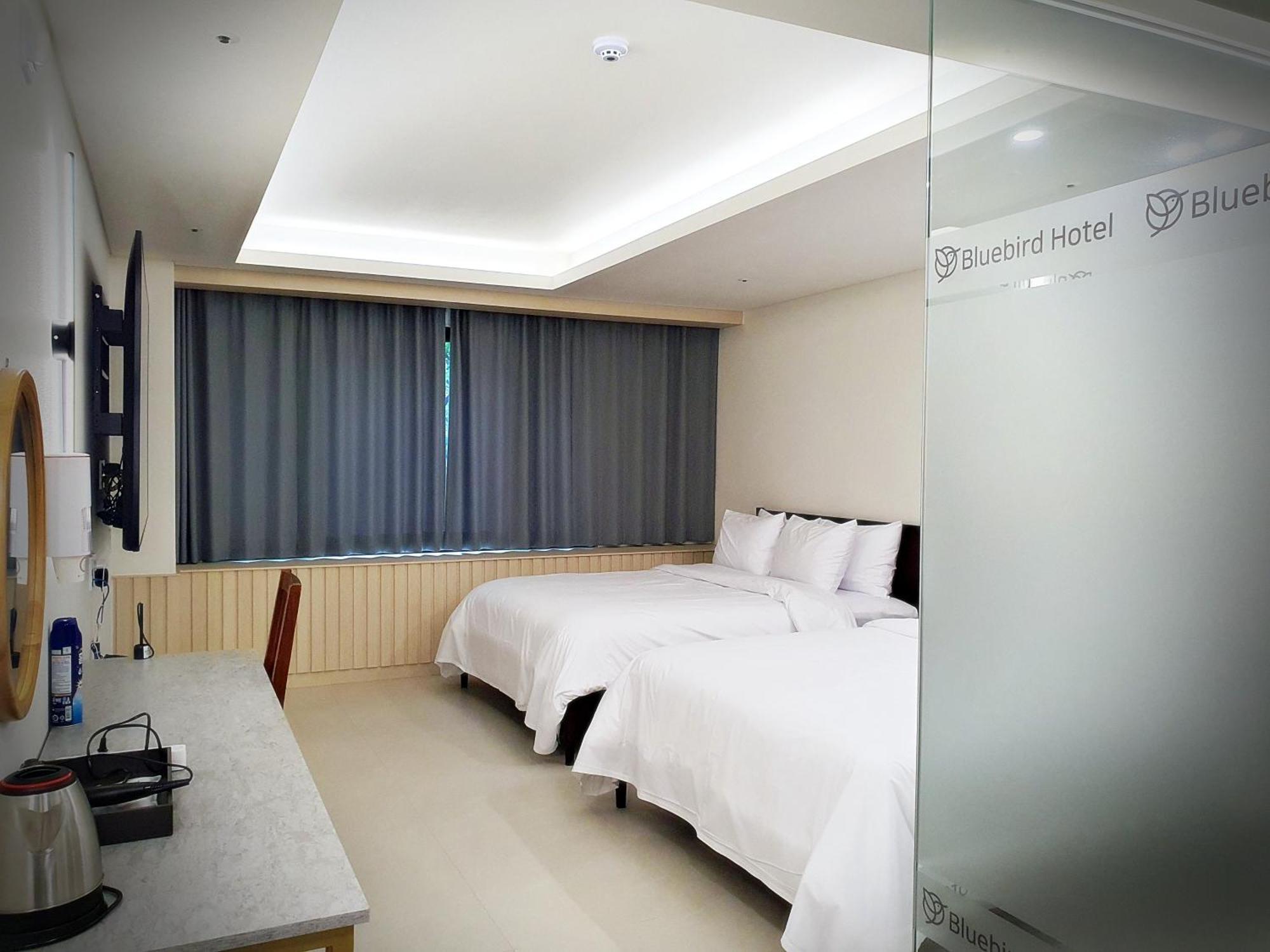 Bluebird Hotel Inczhon Zewnętrze zdjęcie
