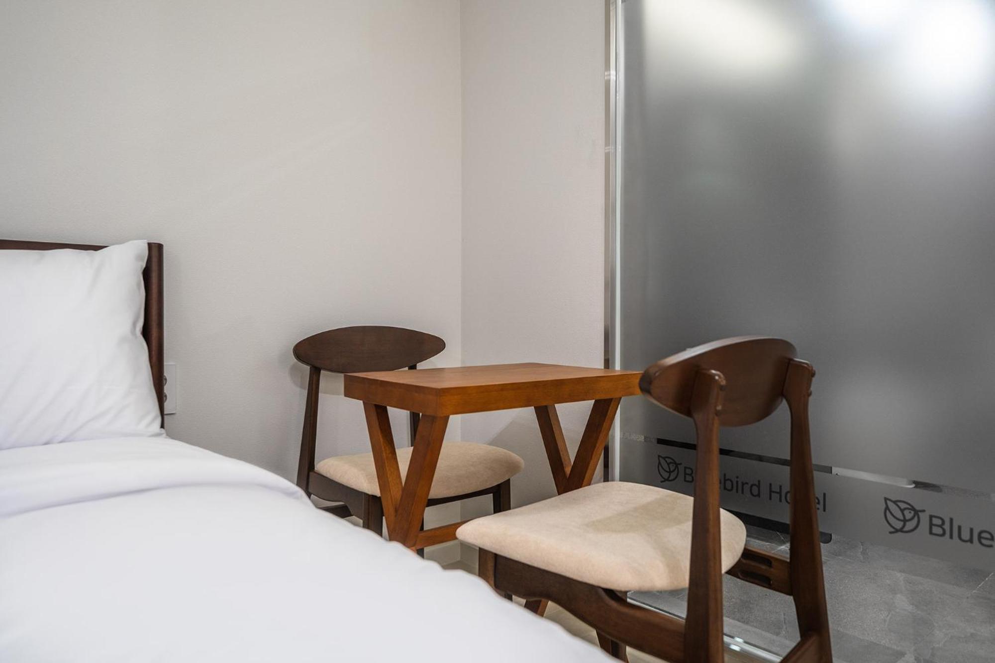 Bluebird Hotel Inczhon Zewnętrze zdjęcie
