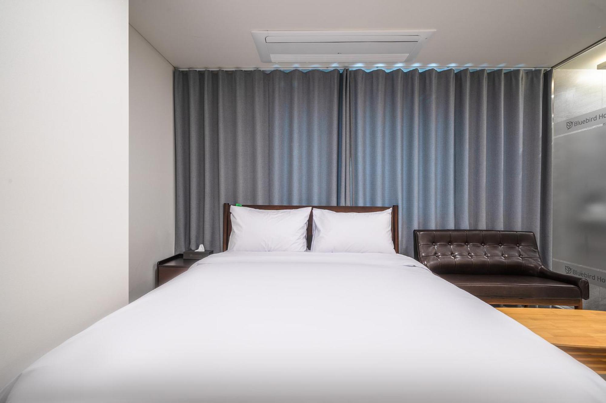 Bluebird Hotel Inczhon Zewnętrze zdjęcie