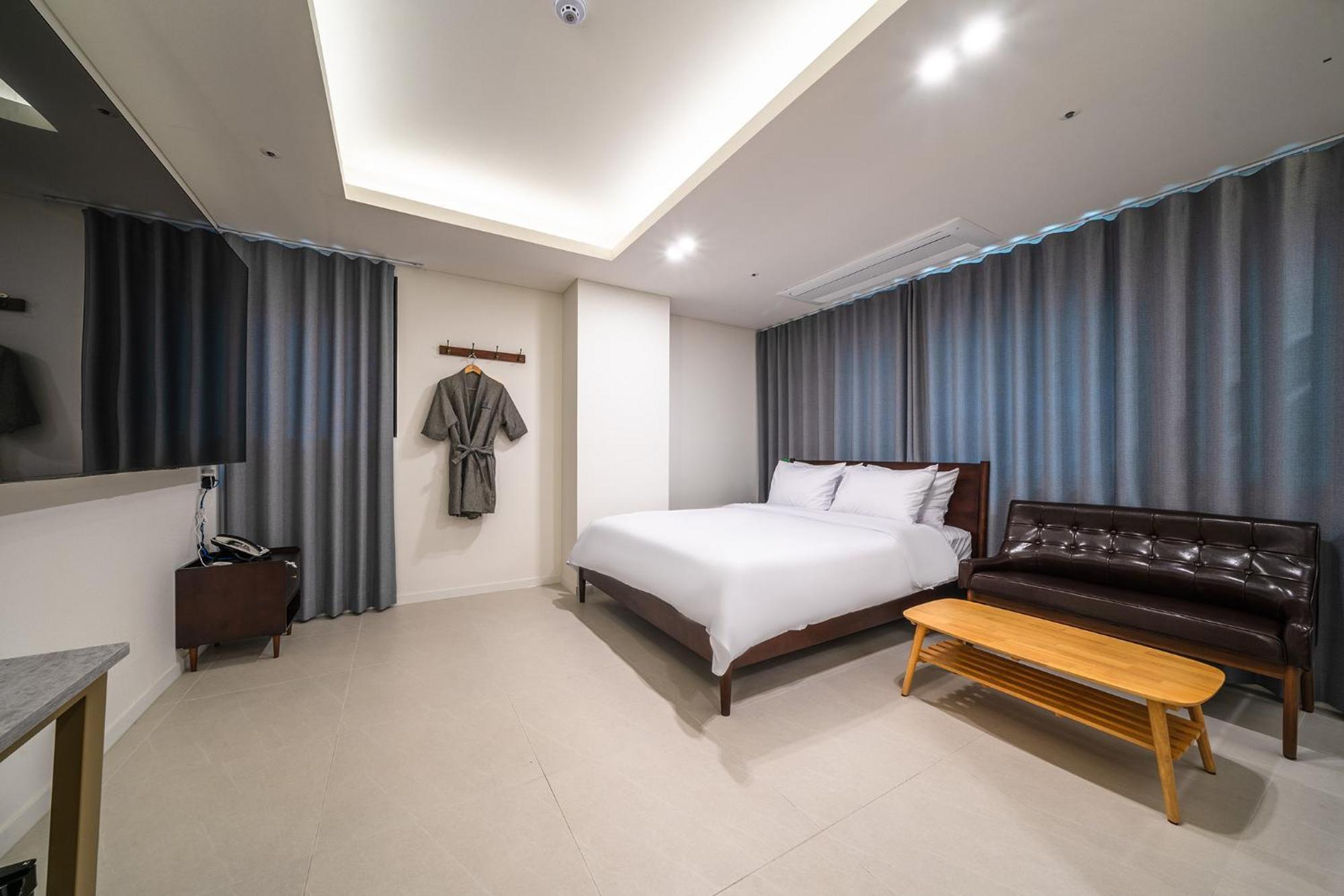 Bluebird Hotel Inczhon Zewnętrze zdjęcie