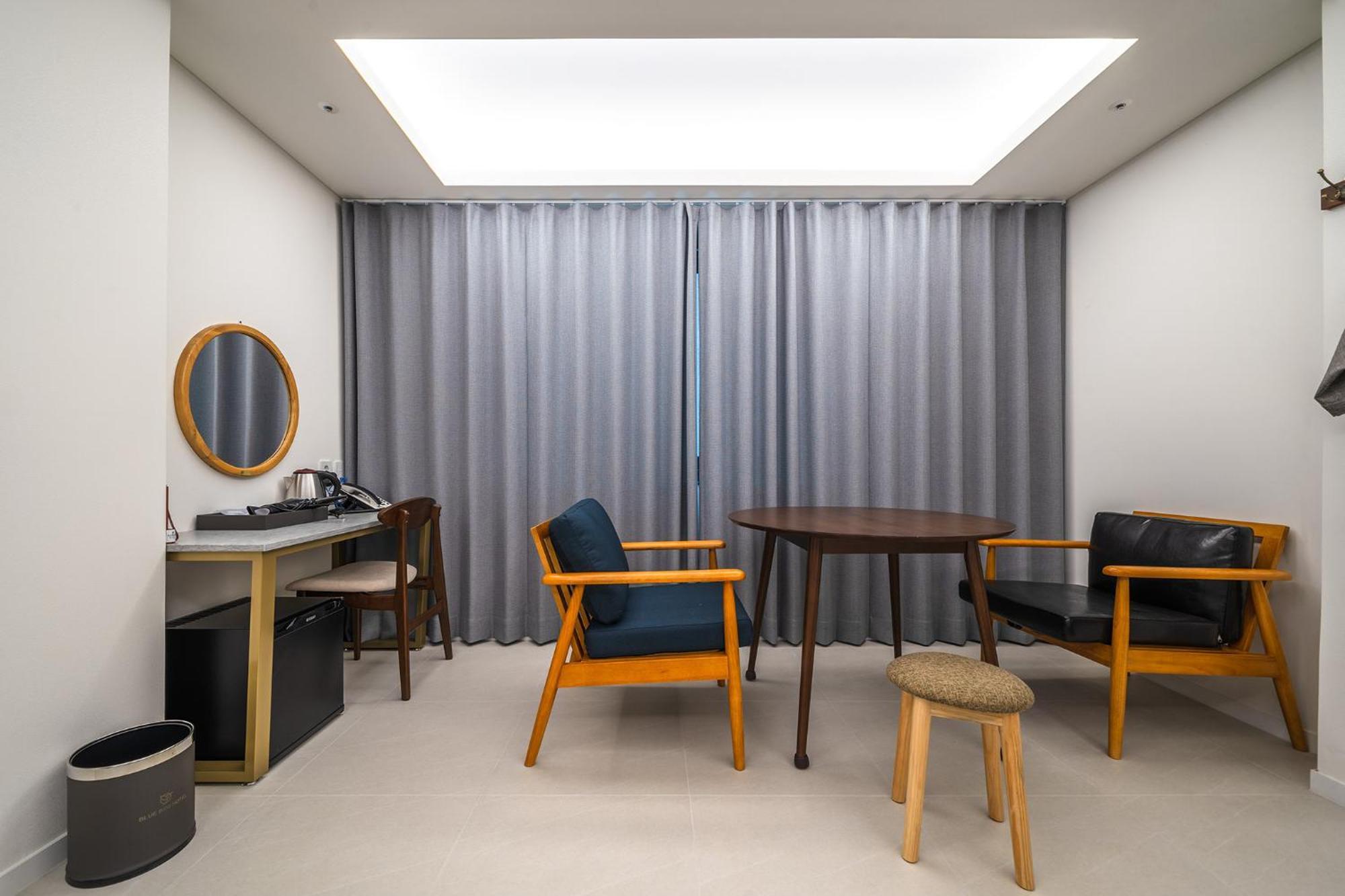 Bluebird Hotel Inczhon Zewnętrze zdjęcie