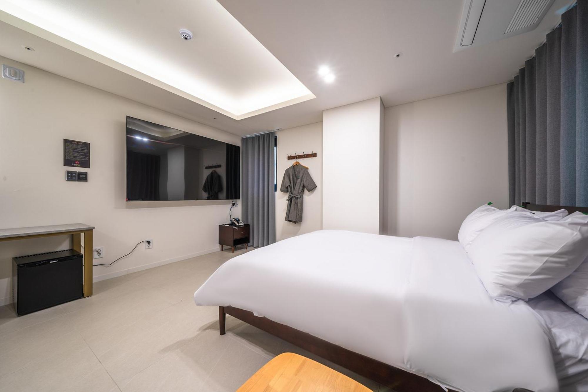 Bluebird Hotel Inczhon Zewnętrze zdjęcie