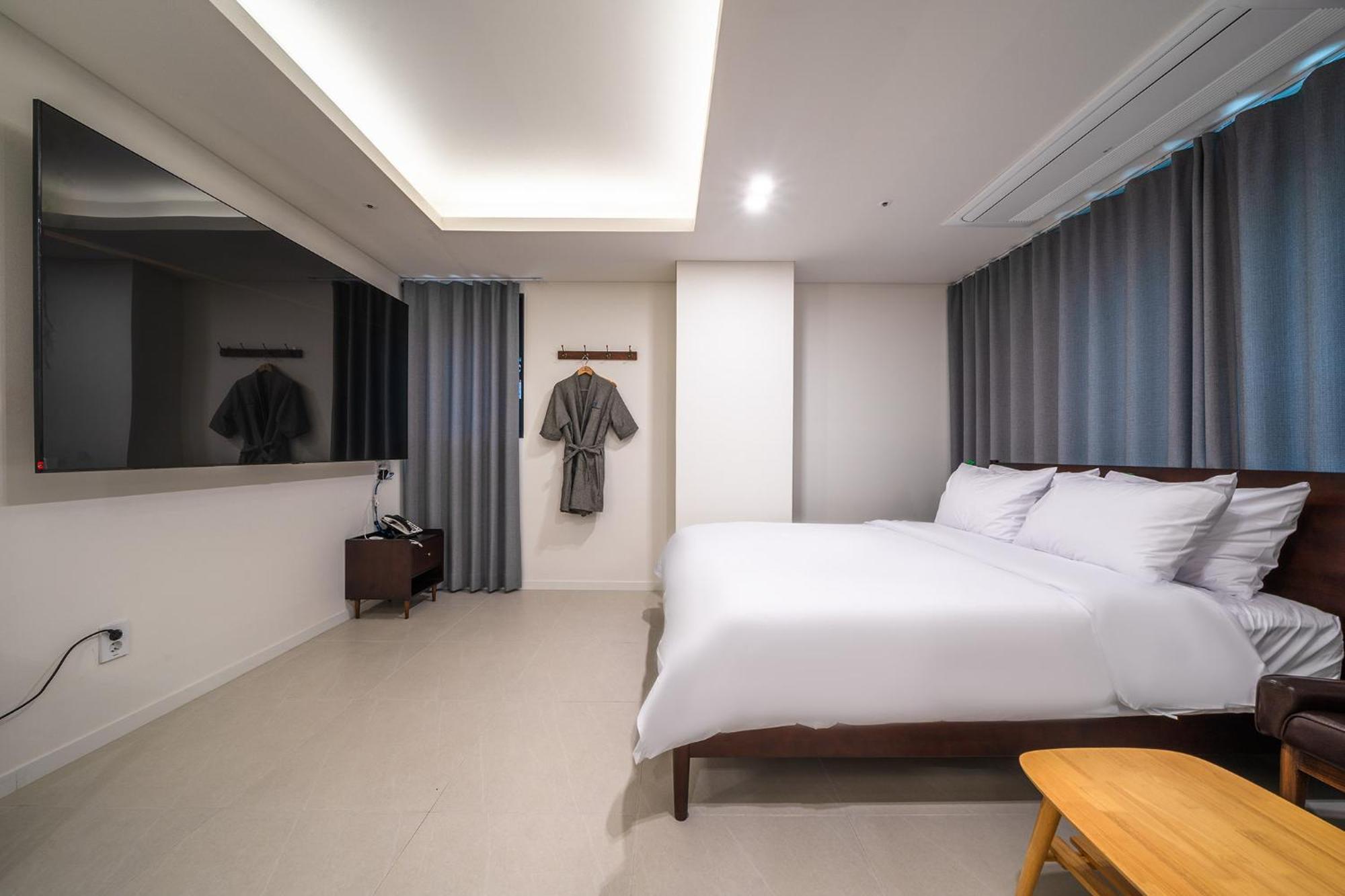 Bluebird Hotel Inczhon Zewnętrze zdjęcie