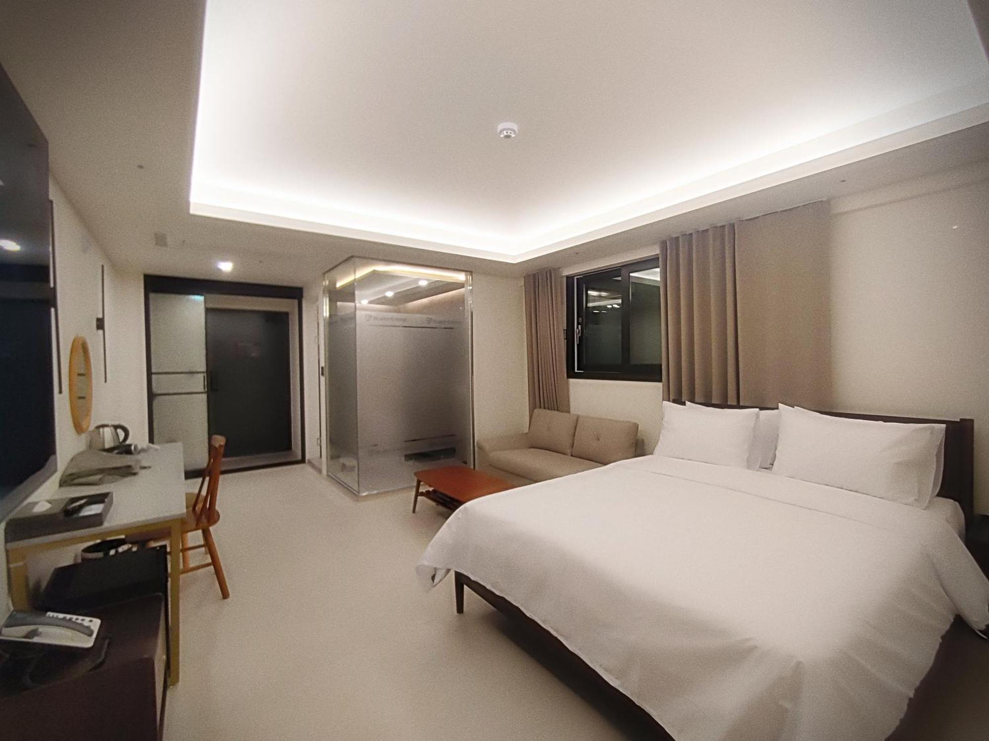 Bluebird Hotel Inczhon Zewnętrze zdjęcie