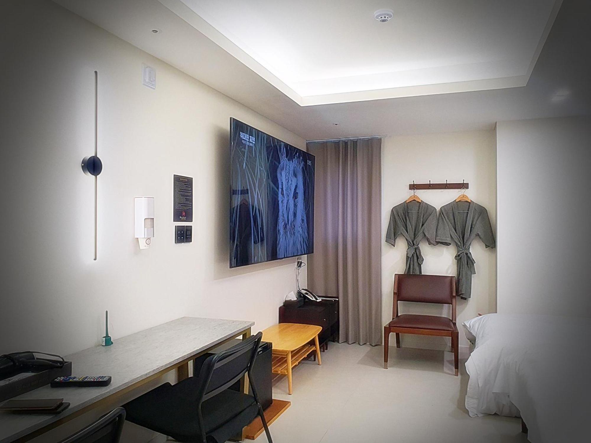 Bluebird Hotel Inczhon Zewnętrze zdjęcie